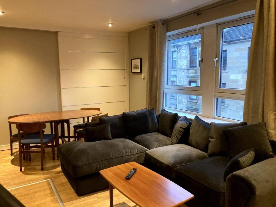 Stylish 2 Bed Accessible Flat Perfect Location Apartamento Glasgow Exterior foto